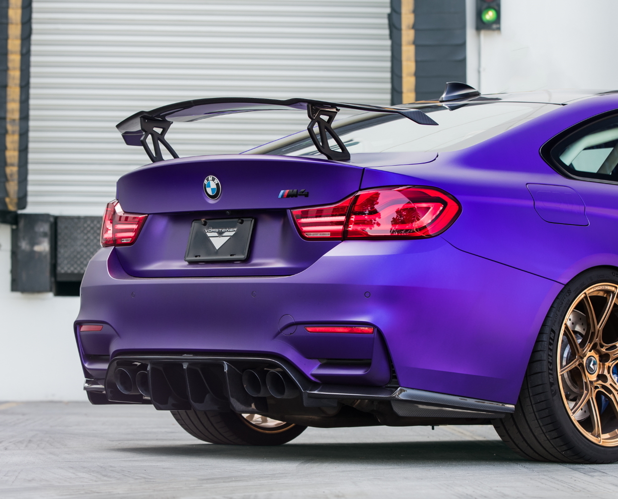 Заднє антикрило - BMV2170