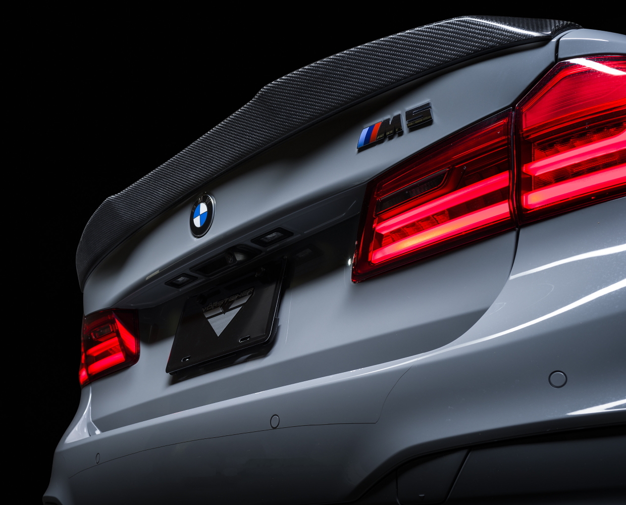 Задній спойлер - 5260BMV