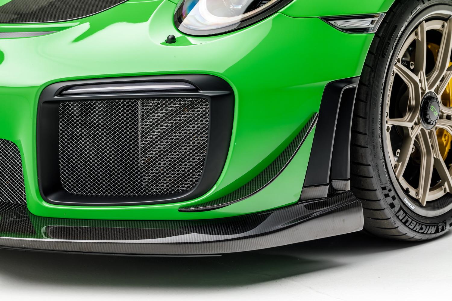 Передні елерони