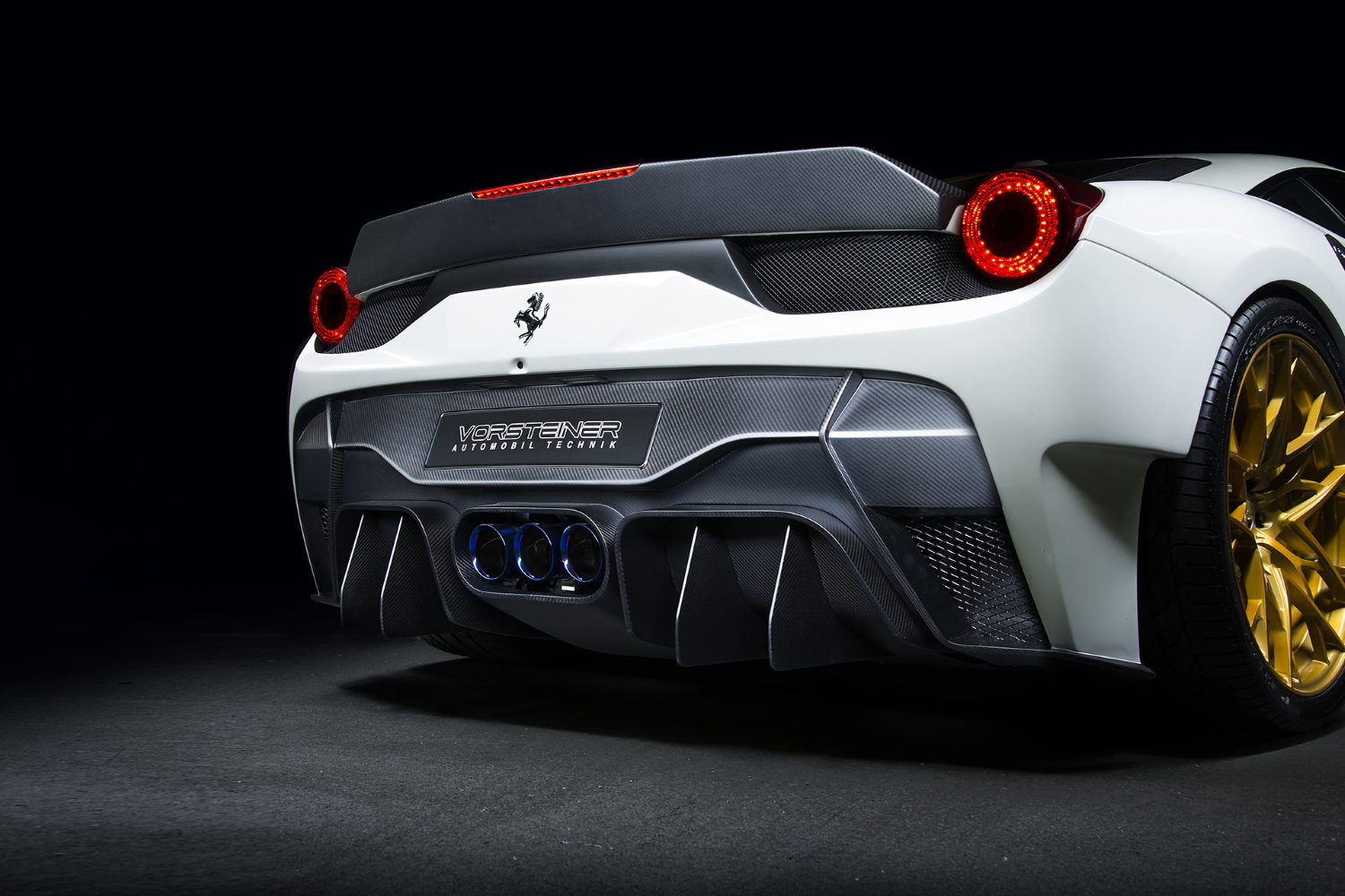 Задній бампер з дифузором - FRV1140