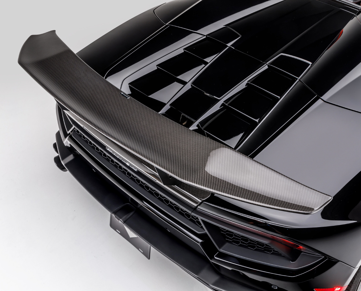 Заднє антикрило - 0870LOV