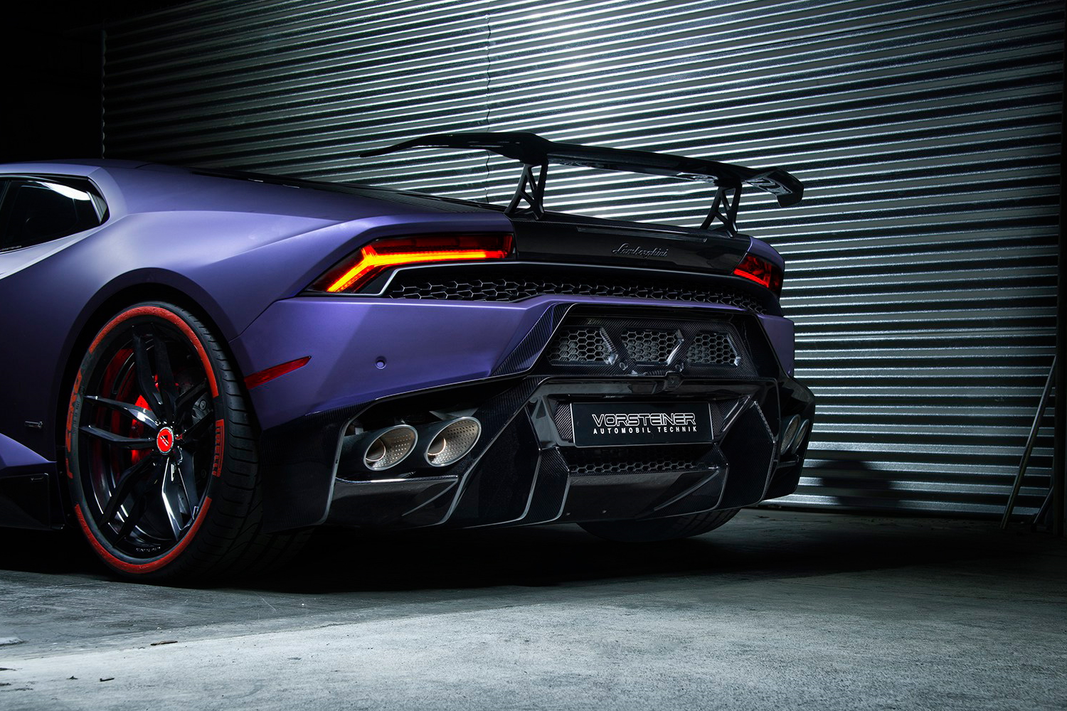 Задній бампер з дифузором - 0920LOV